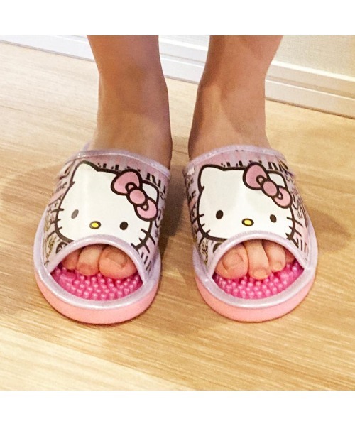 Mayree(メイリー)の「【Sanrio】サンリオハローキティグラフティ柄レディス健康サンダル(MA)(サンダル・レディース・ホワイト/ゴールド/ブラック/パープル・M/L)」の11枚目の写真