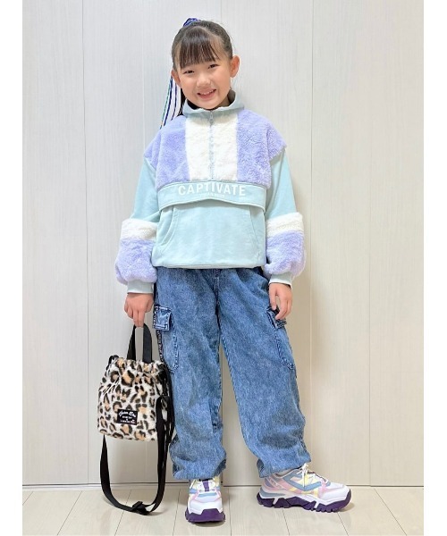 VIVIAN BLUE（ビビアンブルー）の「【VIVIAN BLUE】フェイクファー切り替えハーフジップスウェット（スウェット・キッズ・ブラック/ライム・120/150/130/140）」の21枚目の写真