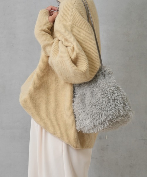 Actually(アクチュアリー)の「パラコードハンドル×ボア巾着トート(トートバッグ・レディース・アイボリー/ブラック/グレー/ベージュ・フリー)」の19枚目の写真