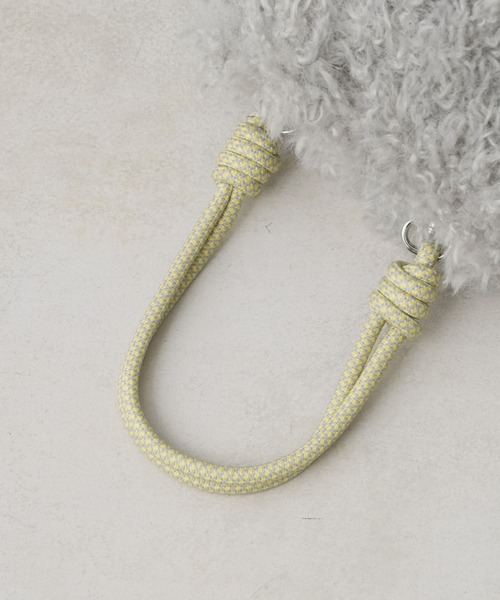 Actually(アクチュアリー)の「パラコードハンドル×ボア巾着トート(トートバッグ・レディース・アイボリー/ブラック/グレー/ベージュ・フリー)」の21枚目の写真