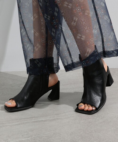 Ray BEAMS（レイビームス）の「Ray BEAMS / ブーツ サンダル 24SS（サンダル・レディース・オフホワイト/ブラック・25.0cm/24.5cm/24.0cm/23.0cm/23.5cm）」の9枚目の写真