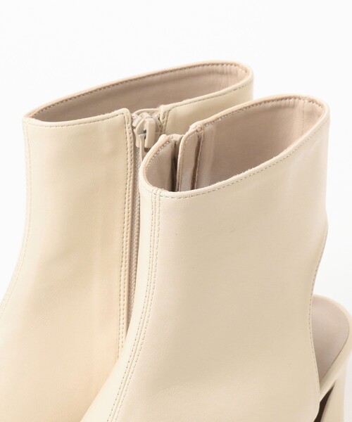 Ray BEAMS（レイビームス）の「Ray BEAMS / ブーツ サンダル 24SS（サンダル・レディース・オフホワイト/ブラック・25.0cm/24.5cm/24.0cm/23.0cm/23.5cm）」の19枚目の写真