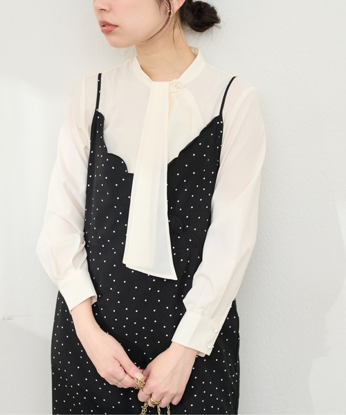 natural couture(ナチュラルクチュール)の「WEB限定 / ドレープスカーフ2WAYブラウス(シャツ/ブラウス・レディース・オフホワイト/ブラウン/ミント/ブルーグレー/ピンクベージュ/グレイッシュベージュ・FREE)」の1枚目の写真