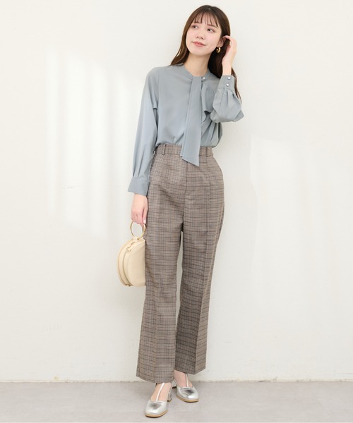 natural couture(ナチュラルクチュール)の「WEB限定 / ドレープスカーフ2WAYブラウス(シャツ/ブラウス・レディース・オフホワイト/ブラウン/ミント/ブルーグレー/ピンクベージュ/グレイッシュベージュ・FREE)」の14枚目の写真