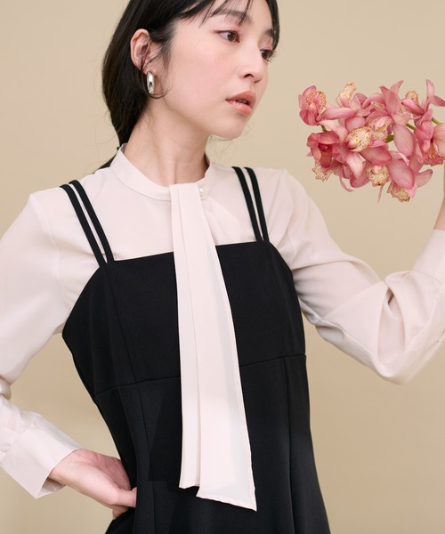 natural couture(ナチュラルクチュール)の「WEB限定 / ドレープスカーフ2WAYブラウス(シャツ/ブラウス・レディース・オフホワイト/ブラウン/ミント/ブルーグレー/ピンクベージュ/グレイッシュベージュ・FREE)」の19枚目の写真