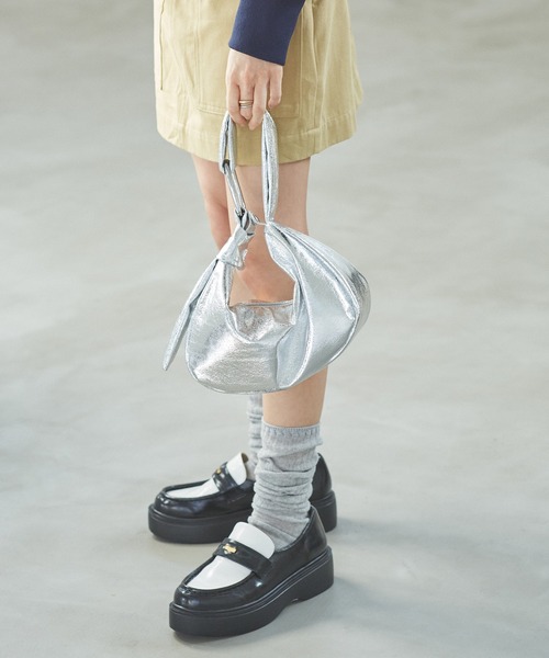 VIS(ビス)の「【2WAY】変形リングワンショルダーバッグ(ハンドバッグ・レディース・シルバー/サックスブルー/ブラック・FREE)」の8枚目の写真