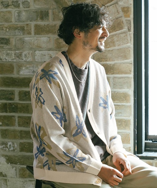 BAYFLOW（ベイフロー）の「アソート柄ニットカーディガン（カーディガン/ボレロ・メンズ・ホワイト系/グレー系/ネイビー系/ベージュ系/オレンジ系/ブラック系・FREE）」の2枚目の写真