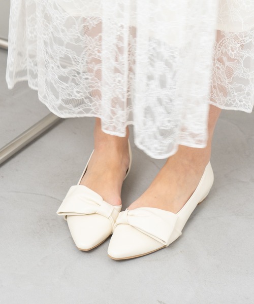 Launa lea（ラウナレア）の「リボンサイドカットフラットパンプス(0555)（パンプス・レディース・ブラック/ホワイト/ピンク/シルバー・22.0cm/22.5cm/23.0cm/23.5cm/24.0cm/24.5cm/25.0cm）」の7枚目の写真