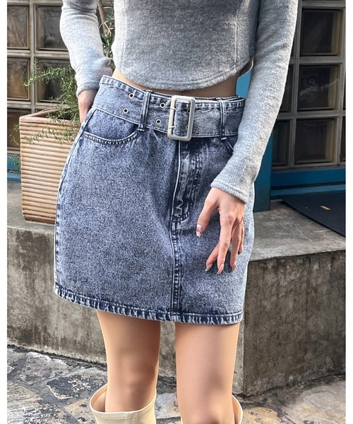 3.3 Field Trip （3.3フィールドトリップ）の「3.3 Field Trip／ベルトツキデニムスカート 2100044（デニムスカート・レディース・ブラック/ブルー・MEDIUM/LARGE）」の2枚目の写真