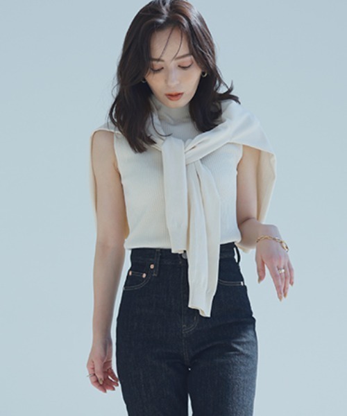 anuans（アニュアンス）の「シルクブレンドノースリーブニット