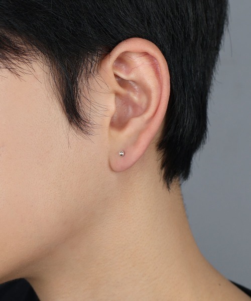 4INT.(フォイント)の「ストレートバーベル ボディピアス 16G(片耳用) / silver925 コーティング (金属アレルギー対応)(ピアス(片耳用)・メンズ・シルバー・3/4/5)」の9枚目の写真