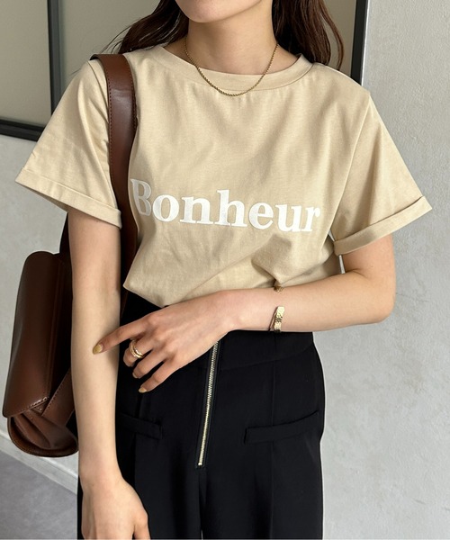 Thevon（ゼボン）の「フロッキーロゴプリントTシャツ（Tシャツ/カットソー・レディース・ホワイト/チャコールグレー/オフホワイト/ブルー/ベージュ・FREE）」の4枚目の写真