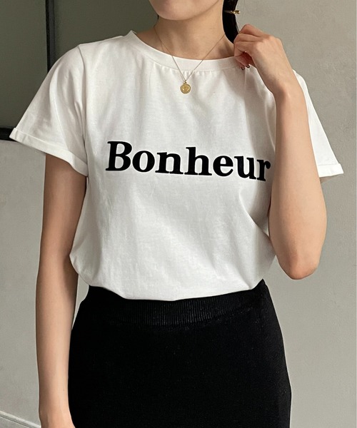 Thevon（ゼボン）の「フロッキーロゴプリントTシャツ（Tシャツ/カットソー・レディース・ホワイト/チャコールグレー/オフホワイト/ブルー/ベージュ・FREE）」の6枚目の写真