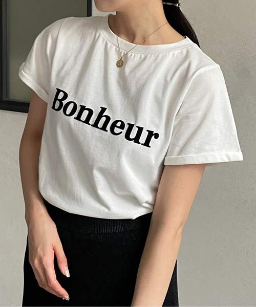 Thevon（ゼボン）の「フロッキーロゴプリントTシャツ（Tシャツ/カットソー・レディース・ホワイト/チャコールグレー/オフホワイト/ブルー/ベージュ・FREE）」の7枚目の写真