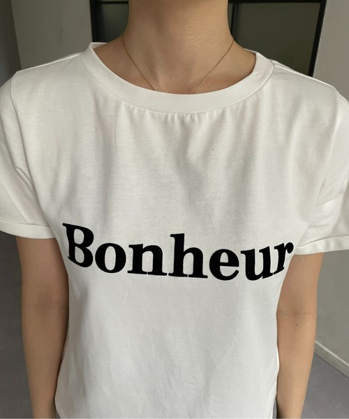 Thevon（ゼボン）の「フロッキーロゴプリントTシャツ（Tシャツ/カットソー・レディース・ホワイト/チャコールグレー/オフホワイト/ブルー/ベージュ・FREE）」の14枚目の写真