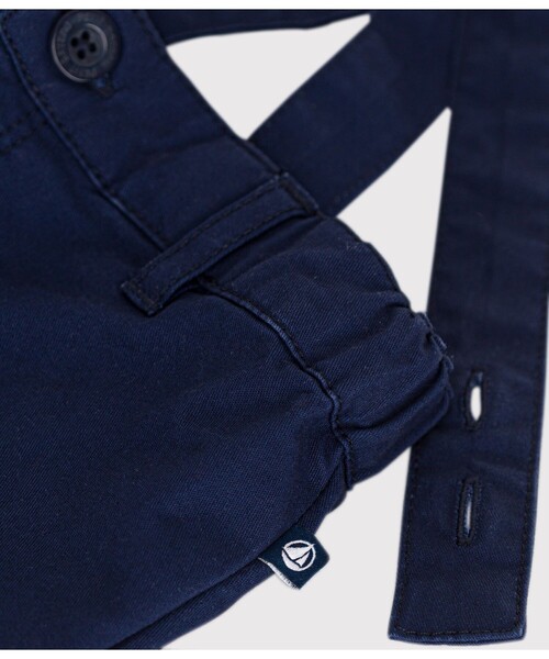 PETIT BATEAU(プチバトー)の「サージ織ショートサロペット(サロペット/オーバーオール・キッズ・ブルー・18MONTH/24MONTH/36MONTH/12MONTH)」の4枚目の写真