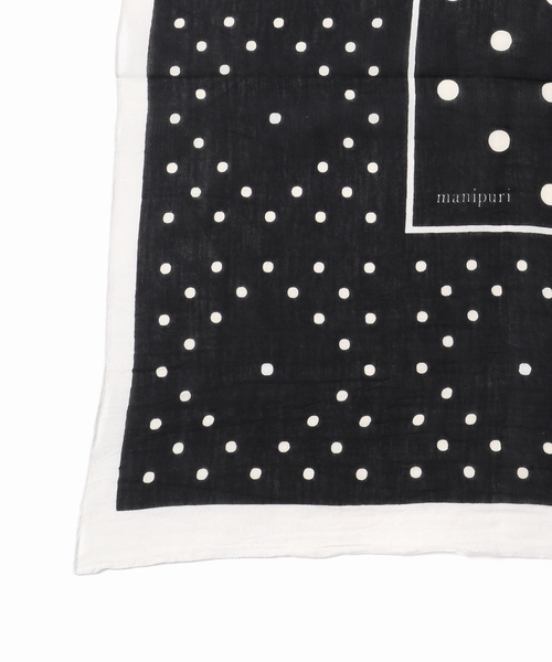 manipuri（マニプリ）の「manipuri（マニプリ）Stole ジオメドット 120x120cm　0141333029（ストール/ショール・レディース・ベージュ/ブラック・FREE）」の4枚目の写真