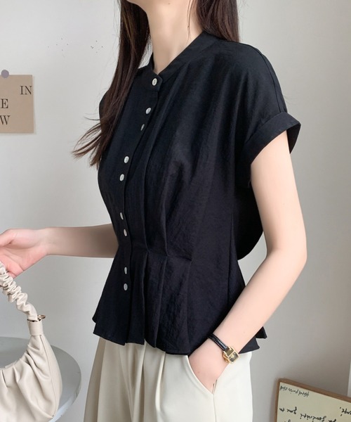 ECLIN(エクラン)の「フロントタック貝ボタンシャツブラウス(シャツ/ブラウス・レディース・アイボリー/ベージュ/ブラック・M/L)」の2枚目の写真