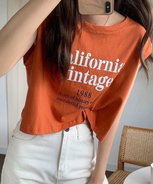 NANEA（ナネア）の「クロップド丈ロゴプリントノースリーブカットソー（Tシャツ/カットソー・レディース・オレンジ/ホワイト/ブラック・SMALL/MEDIUM/LARGE）」の14枚目の写真