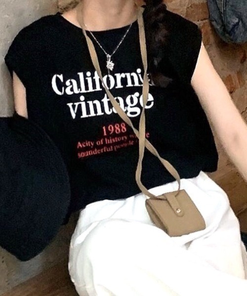 NANEA（ナネア）の「クロップド丈ロゴプリントノースリーブカットソー（Tシャツ/カットソー・レディース・オレンジ/ホワイト/ブラック・SMALL/MEDIUM/LARGE）」の4枚目の写真