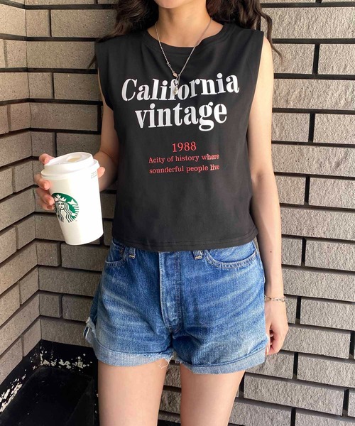 NANEA（ナネア）の「クロップド丈ロゴプリントノースリーブカットソー（Tシャツ/カットソー・レディース・オレンジ/ホワイト/ブラック・SMALL/MEDIUM/LARGE）」の20枚目の写真