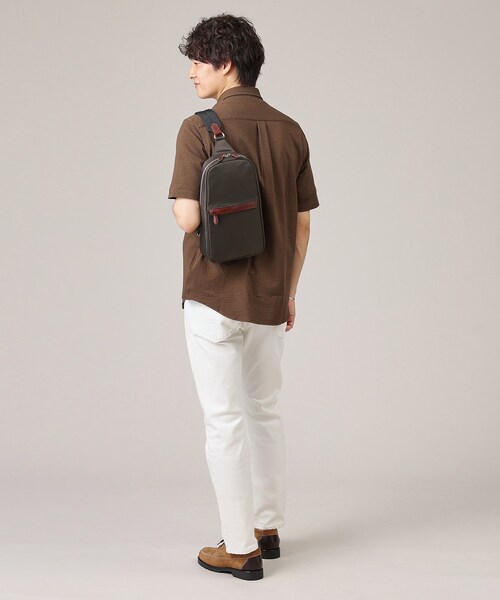 TAKEO KIKUCHI（タケオキクチ）の「◆【ヘビタン】レザーコンビナイロン ワンショルダーバッグ（ボディバッグ/ウエストポーチ・メンズ・ブラック/ダークブラウン・00）」の6枚目の写真