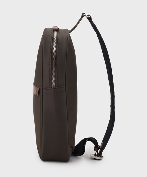 TAKEO KIKUCHI（タケオキクチ）の「◆【ヘビタン】レザーコンビナイロン ワンショルダーバッグ（ボディバッグ/ウエストポーチ・メンズ・ブラック/ダークブラウン・00）」の10枚目の写真