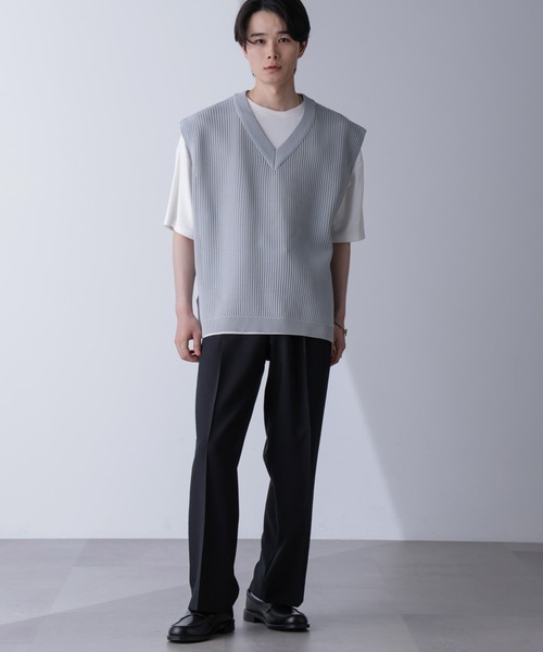 NANO universe(ナノユニバース)の「ルーズシルエット ニットベスト(ベスト・メンズ・ブラック/ライトグレー・M/L)」の19枚目の写真
