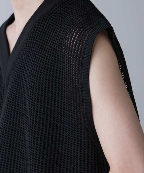 NANO universe(ナノユニバース)の「ルーズシルエット ニットベスト(ベスト・メンズ・ブラック/ライトグレー・M/L)」の5枚目の写真