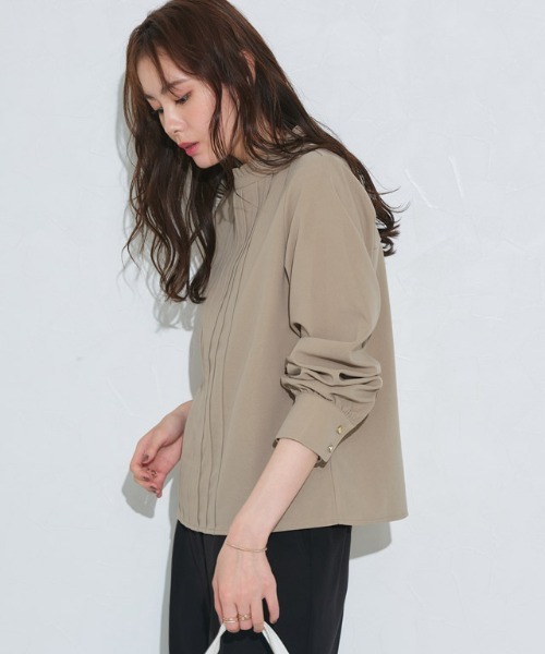 Pierrot（ピエロ）の「フリルネックタックTブラウス（シャツ/ブラウス・レディース・ネイビー/オフホワイト/グレー/ブルー/ブラック/ベージュ/ライトブルー・M/L）」の21枚目の写真