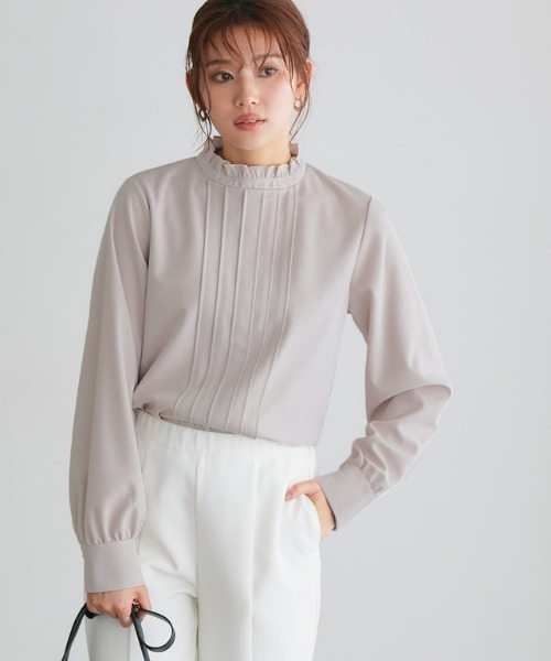 Pierrot（ピエロ）の「フリルネックタックTブラウス（シャツ/ブラウス・レディース・ネイビー/オフホワイト/グレー/ブルー/ブラック/ベージュ/ライトブルー・M/L）」の13枚目の写真