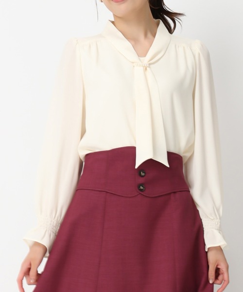 MISCH MASCH(ミッシュマッシュ)の「パールボウタイブラウス/MM438112(シャツ/ブラウス・レディース・ホワイト/ベージュ/ブラック・フリ-)」の1枚目の写真