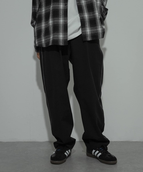 SENSE OF PLACE by URBAN RESEARCH(センスオブプレイスバイアーバンリサーチ)の「『セットアップ対応』パイピングトラックパンツ(その他パンツ・メンズ・ブラック/ベージュ・MEDIUM/LARGE)」の3枚目の写真