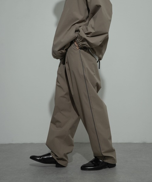 SENSE OF PLACE by URBAN RESEARCH(センスオブプレイスバイアーバンリサーチ)の「『セットアップ対応』パイピングトラックパンツ(その他パンツ・メンズ・ブラック/ベージュ・MEDIUM/LARGE)」の10枚目の写真