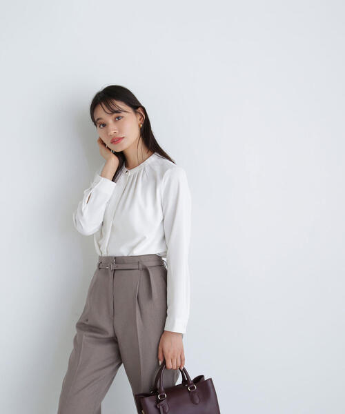 NATURAL BEAUTY BASIC（ナチュラルビューティーベーシック）の「◇フロントタックブラウス（シャツ/ブラウス・レディース・ベージュ/オフホワイト/ダークブラウン・SMALL/MEDIUM）」の10枚目の写真