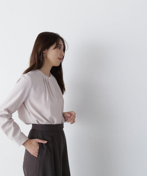 NATURAL BEAUTY BASIC（ナチュラルビューティーベーシック）の「◇フロントタックブラウス（シャツ/ブラウス・レディース・ベージュ/オフホワイト/ダークブラウン・SMALL/MEDIUM）」の15枚目の写真