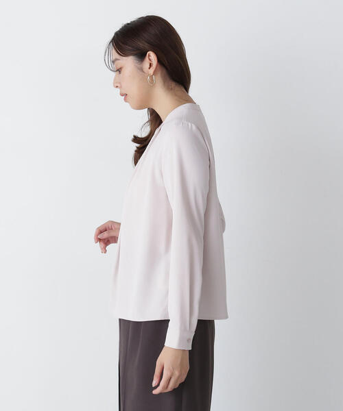 NATURAL BEAUTY BASIC（ナチュラルビューティーベーシック）の「◇フロントタックブラウス（シャツ/ブラウス・レディース・ベージュ/オフホワイト/ダークブラウン・SMALL/MEDIUM）」の21枚目の写真