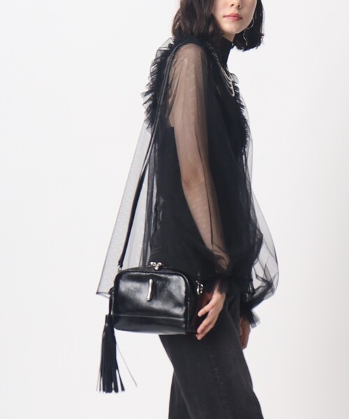 TOFF&LOADSTONE(トフアンドロードストーン)の「Review chevron(レヴュー シェブロン)(ショルダーバッグ・レディース・ゴールド/ブラック・00)」の3枚目の写真