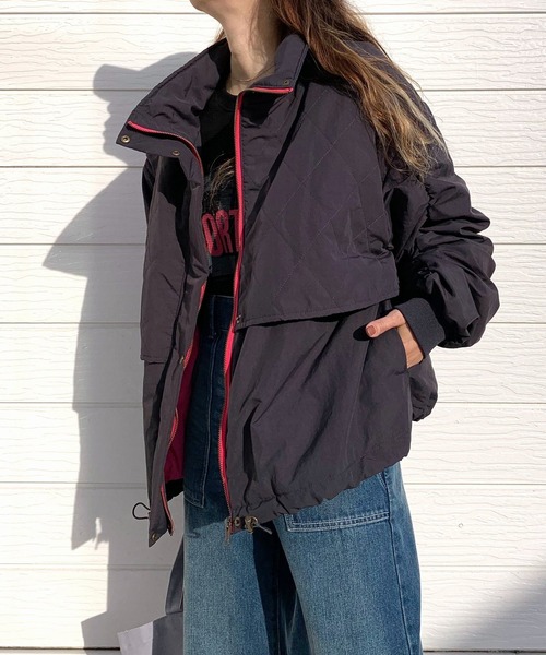 Q（キュー）の「キルトドッキングショートコート（ミリタリージャケット・レディース・チャコールグレー/カーキ・MEDIUM）」の4枚目の写真
