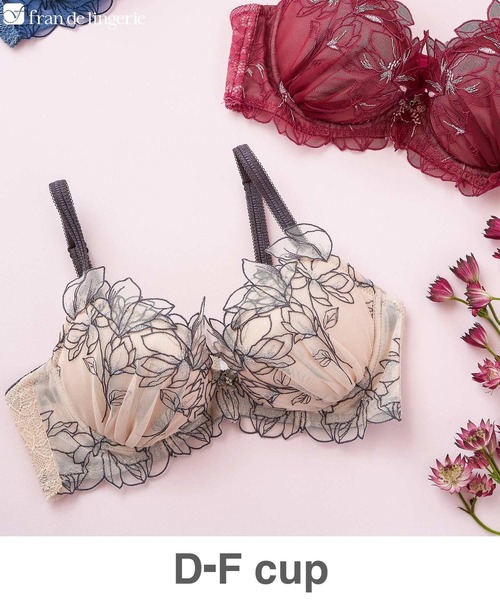 fran de lingerie（フランデランジェリー）の「軽やかに揺れるチュールフラワー安定感のあるすっきりバストメイク 「ノーブルティアラブラ002 ブラジャー（ワイヤー有り）」 ブラジャー（ブラジャー・レディース・ブルーパープル/モカ/ピンク系その他/ブラック/ホワイト/ラベンダー/ベージュ/グレイッシュブルー/ワイン・G65/G70/G75/G80/G85/H65/H70/H75/H80/H85/I65/I70/I75/I80/I85）」の4枚目の写真