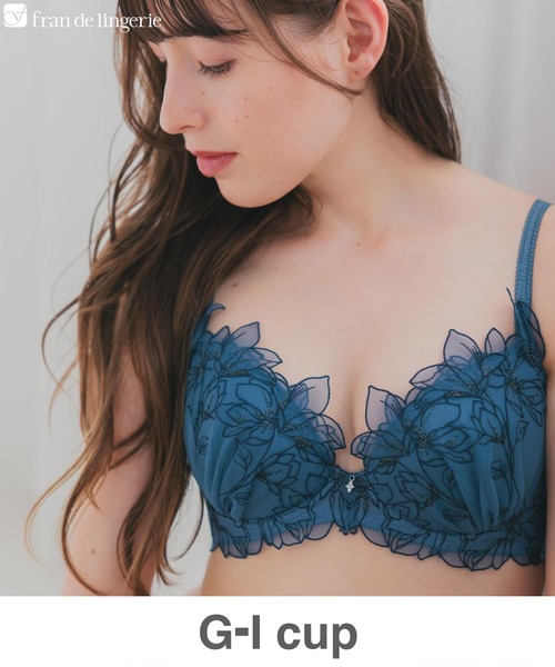fran de lingerie（フランデランジェリー）の「軽やかに揺れるチュールフラワー安定感のあるすっきりバストメイク 「ノーブルティアラブラ002 ブラジャー（ワイヤー有り）」 ブラジャー（ブラジャー・レディース・ブルーパープル/モカ/ピンク系その他/ブラック/ホワイト/ラベンダー/ベージュ/グレイッシュブルー/ワイン・G65/G70/G75/G80/G85/H65/H70/H75/H80/H85/I65/I70/I75/I80/I85）」の5枚目の写真