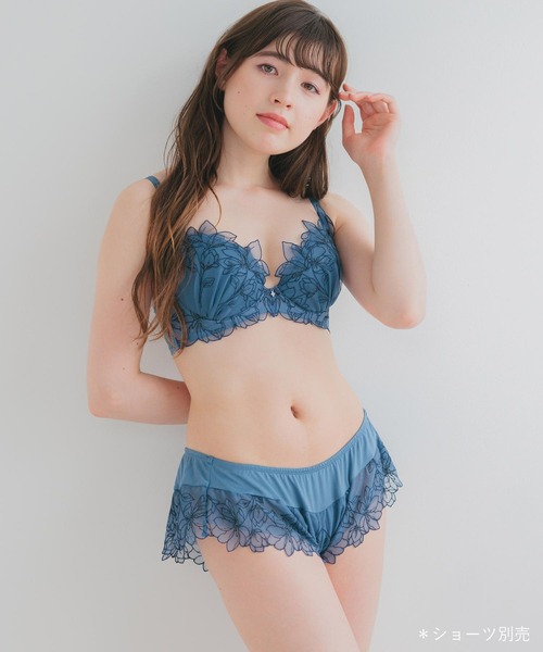fran de lingerie（フランデランジェリー）の「軽やかに揺れるチュールフラワー安定感のあるすっきりバストメイク 「ノーブルティアラブラ002 ブラジャー（ワイヤー有り）」 ブラジャー（ブラジャー・レディース・ブルーパープル/モカ/ピンク系その他/ブラック/ホワイト/ラベンダー/ベージュ/グレイッシュブルー/ワイン・G65/G70/G75/G80/G85/H65/H70/H75/H80/H85/I65/I70/I75/I80/I85）」の22枚目の写真