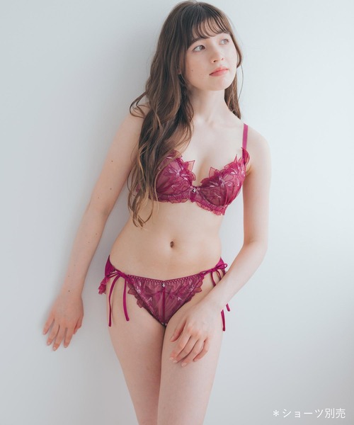 fran de lingerie（フランデランジェリー）の「軽やかに揺れるチュールフラワー安定感のあるすっきりバストメイク 「ノーブルティアラブラ002 ブラジャー（ワイヤー有り）」 ブラジャー（ブラジャー・レディース・ブルーパープル/モカ/ピンク系その他/ブラック/ホワイト/ラベンダー/ベージュ/グレイッシュブルー/ワイン・G65/G70/G75/G80/G85/H65/H70/H75/H80/H85/I65/I70/I75/I80/I85）」の14枚目の写真