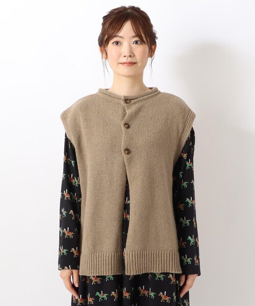one'sterrace(ワンズテラス)の「カドリー 前開き2WAYベスト(ベスト・レディース・イエロー系8/グリーン系その他6/ベージュ系8・00)」の4枚目の写真