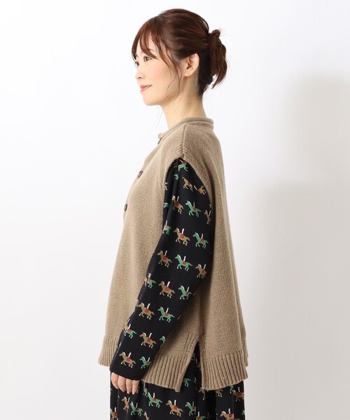 one'sterrace(ワンズテラス)の「カドリー 前開き2WAYベスト(ベスト・レディース・イエロー系8/グリーン系その他6/ベージュ系8・00)」の5枚目の写真