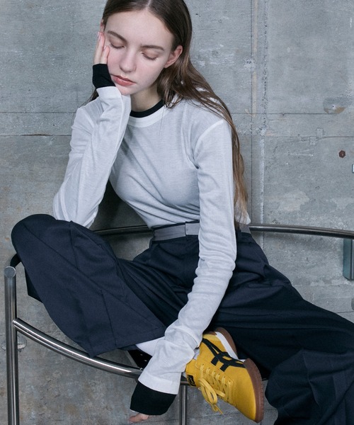 le ELMi（ルエルミ）の「Neck design sheer long tee / ダブルリブデザイン シアーロングTシャツ（Tシャツ/カットソー・レディース・チャコールグレー/ライトイエロー/オフホワイト/ブラック・FREE）」の5枚目の写真