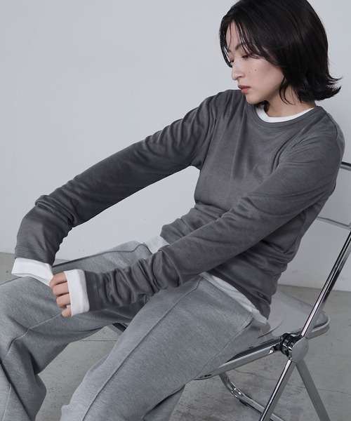 le ELMi（ルエルミ）の「Neck design sheer long tee / ダブルリブデザイン シアーロングTシャツ（Tシャツ/カットソー・レディース・チャコールグレー/ライトイエロー/オフホワイト/ブラック・FREE）」の6枚目の写真