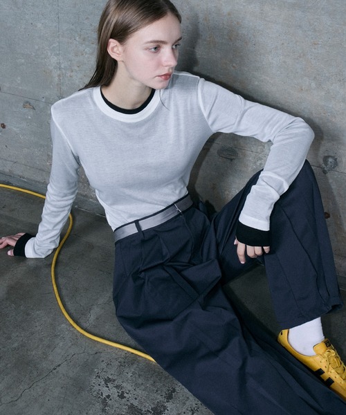 le ELMi（ルエルミ）の「Neck design sheer long tee / ダブルリブデザイン シアーロングTシャツ（Tシャツ/カットソー・レディース・チャコールグレー/ライトイエロー/オフホワイト/ブラック・FREE）」の10枚目の写真