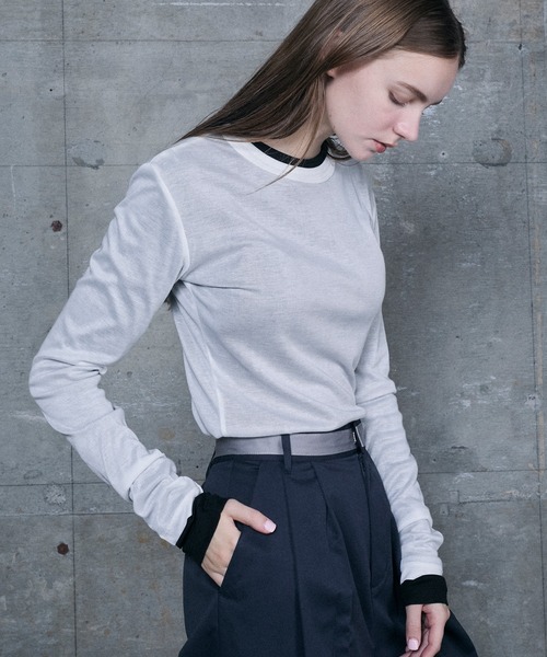 le ELMi（ルエルミ）の「Neck design sheer long tee / ダブルリブデザイン シアーロングTシャツ（Tシャツ/カットソー・レディース・チャコールグレー/ライトイエロー/オフホワイト/ブラック・FREE）」の11枚目の写真