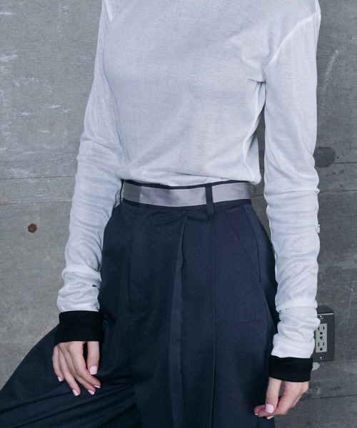 le ELMi（ルエルミ）の「Neck design sheer long tee / ダブルリブデザイン シアーロングTシャツ（Tシャツ/カットソー・レディース・チャコールグレー/ライトイエロー/オフホワイト/ブラック・FREE）」の16枚目の写真